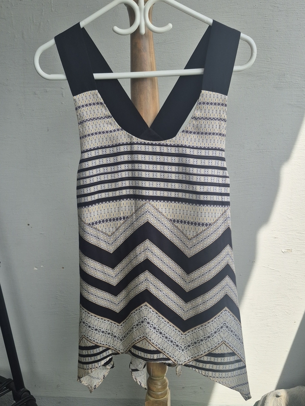 TRISTAN- OPEN BACK SLINKY TOP